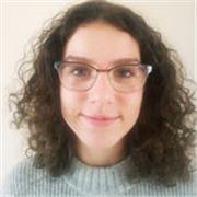 Etudiante pour niveaux primaire et collège